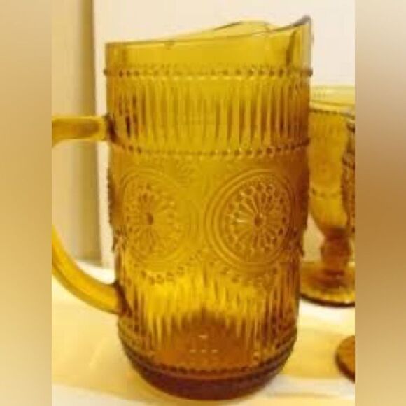 🦋 RARE!! HTF!! 🦋 EUC Pioneer Woman Adeline Glass Embossed Pitcher - Picture 3 of 6